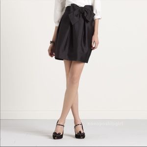 Kate Spade black silk bow skirt size 2 🖤